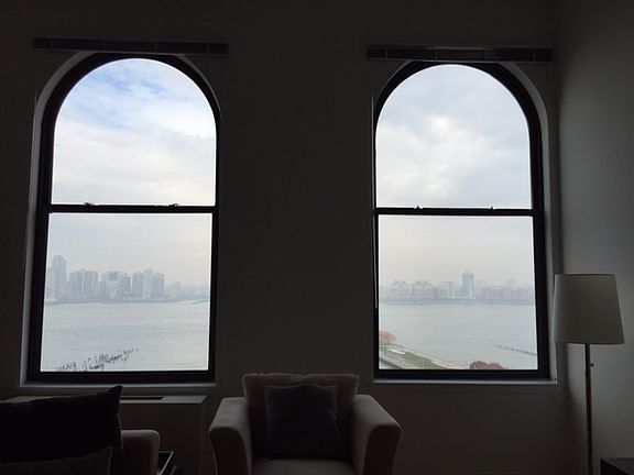 3rd image of 666 Greenwich St APT 933