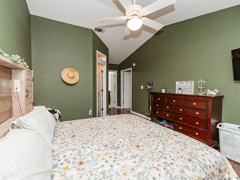 425 Whirlaway Ct — Photo 18