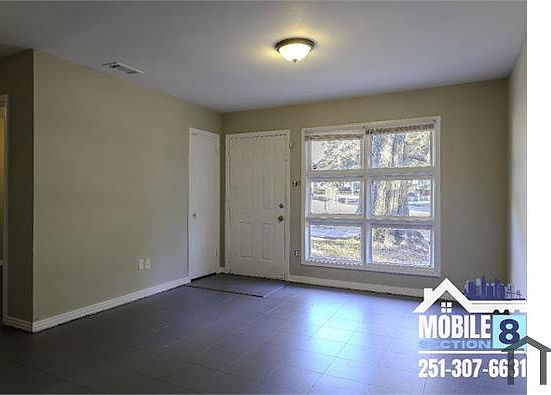 3rd image of 1101 Rhett Dr