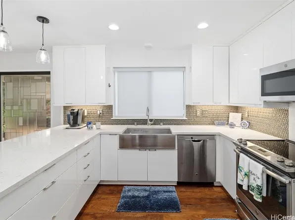 94-1033 Mawaho St, Waipahu, HI 96797