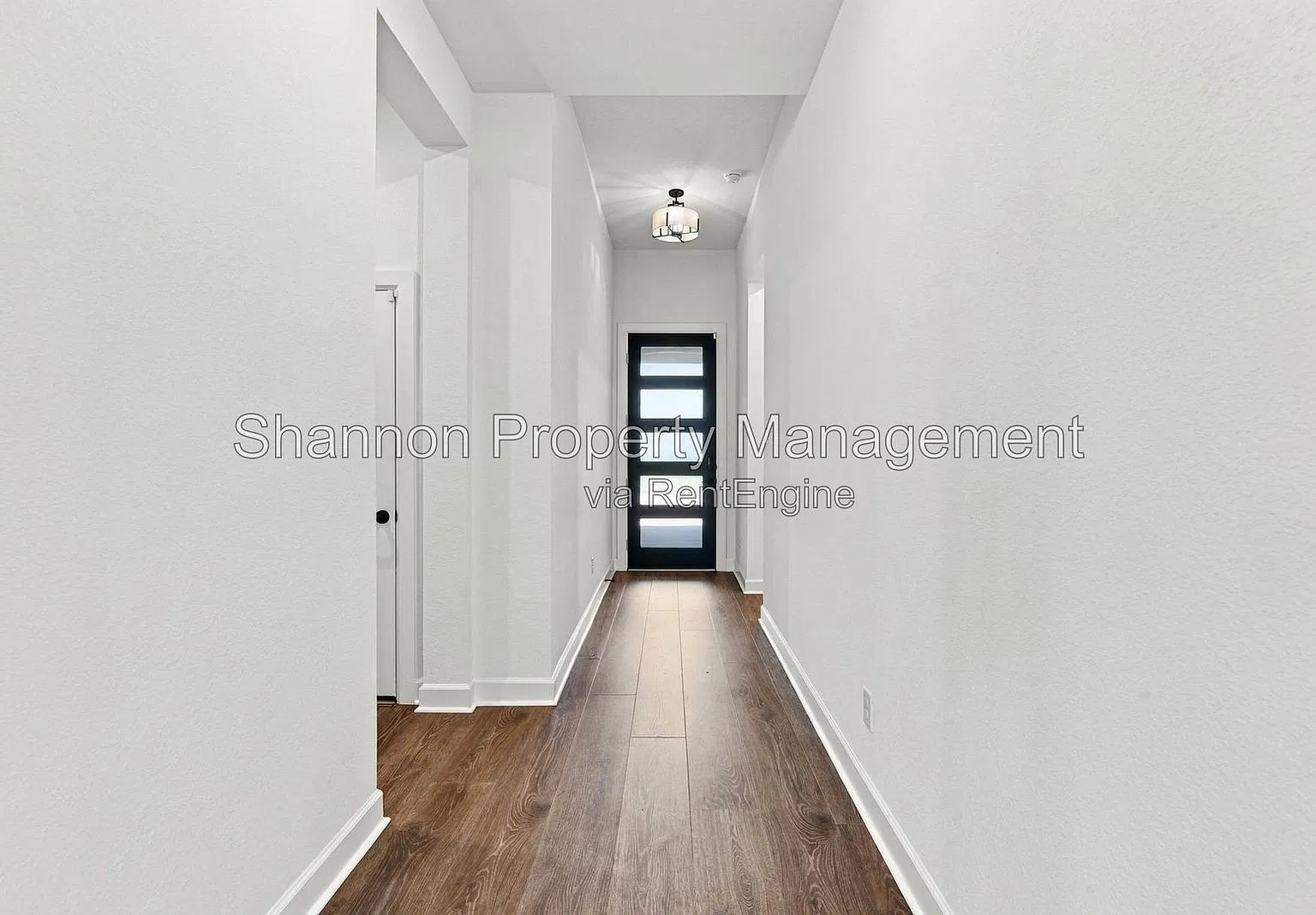 4 bed, 3.0 bath, 2692 sqft, $3,590 — Photo 3