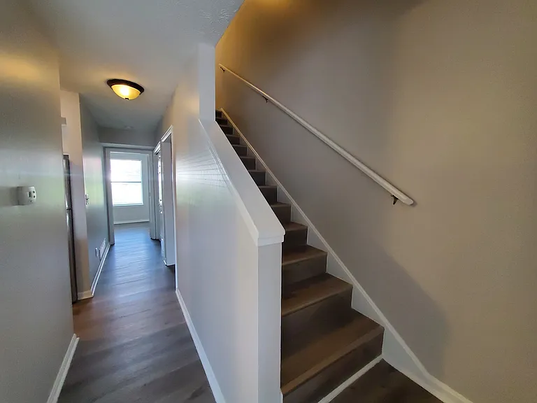 1100 Horsemans Ln #26 — Photo 7