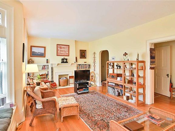 5th image of 176 Chapin Pkwy APT 8
