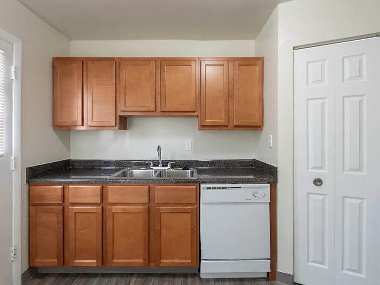 Colonial Ridge — Photo 39
