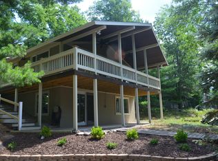 536 Island View Dr, Traverse City, MI 49696