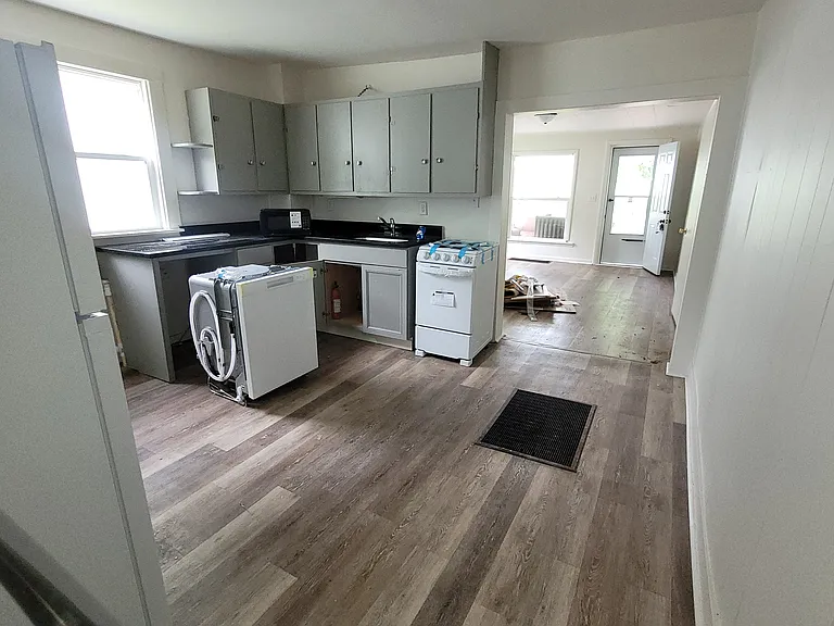 350B Sycamore St #B — Photo 4