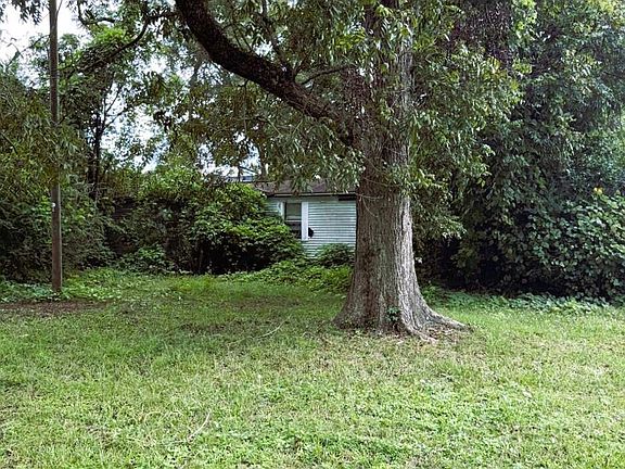 5th image of 323 Railroad Ave