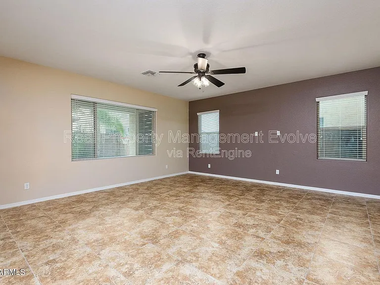 1544 E Hummingbird Way — Photo 14