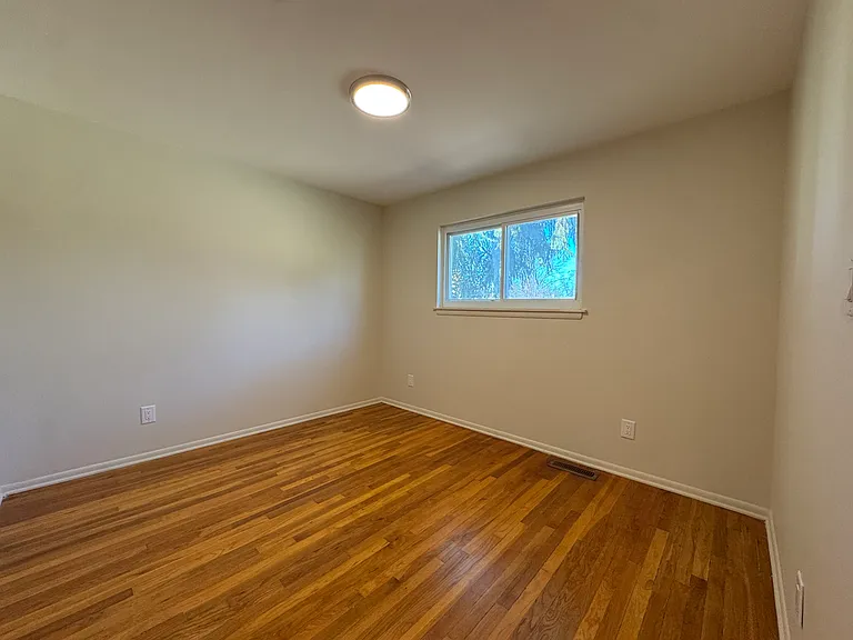2235 Chesley Dr — Photo 8