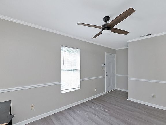 3rd image of 1491 Campus St NE #2