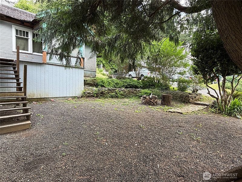 2nd image of 2833 Wishkah Road