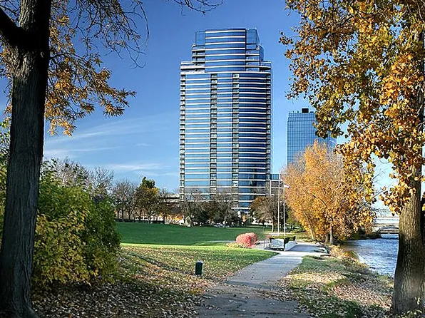 335 Bridge St NW APT 802, Grand Rapids, MI 49504