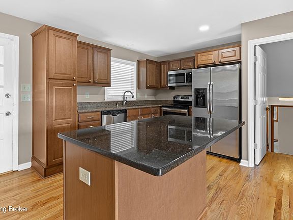 5th image of 2809 Delor Ave