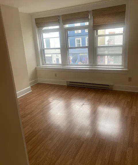 433 Warren St #8 — Photo 4