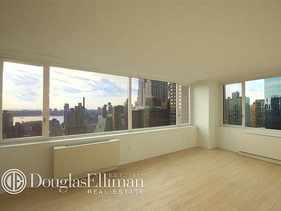 4th image of 322 W 57th St APT 35D