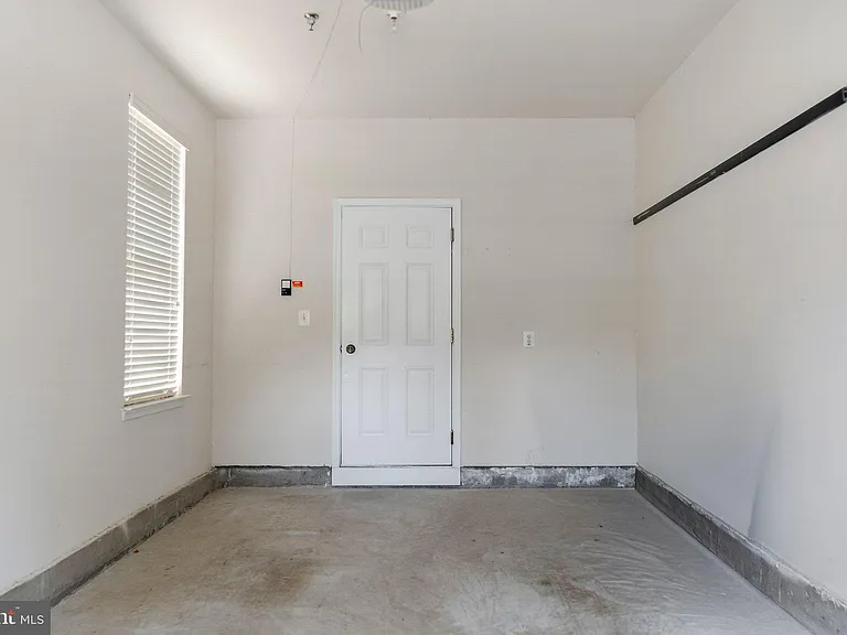 13960 Greendale Dr — Photo 45