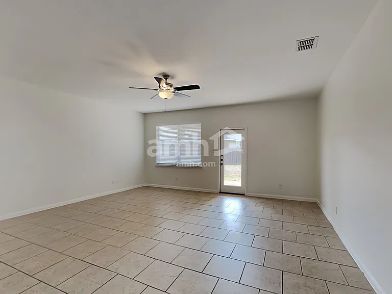 7913 Oxbow Way — Photo 9