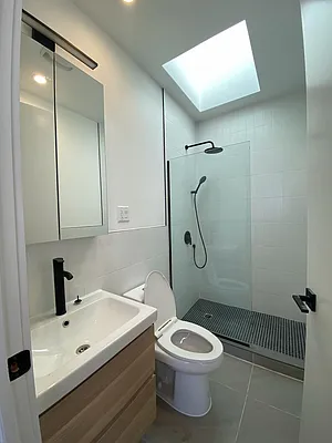 Bathroom, photo 1