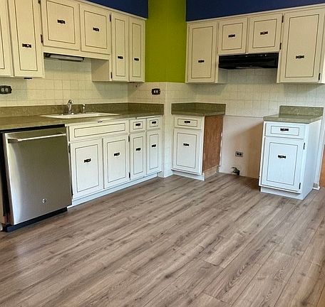 4th image of 10425 S Hale Ave APT 3C