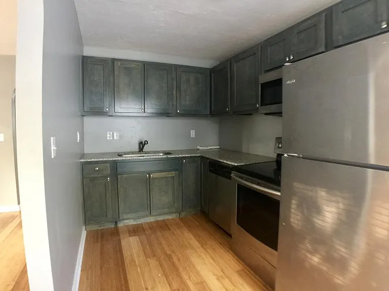 411 S Hill Ave #B — Photo 10