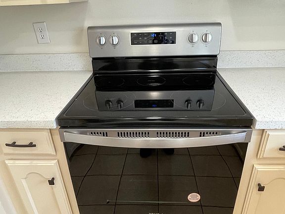 3rd image of 706 S Ohare Dr APT B