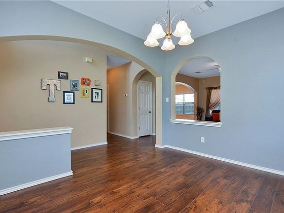 4th image of 200 Flinn St