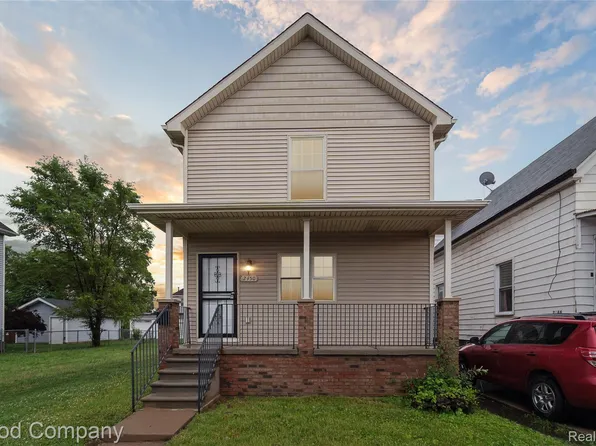 2450 Hewitt St, Hamtramck, MI 48212