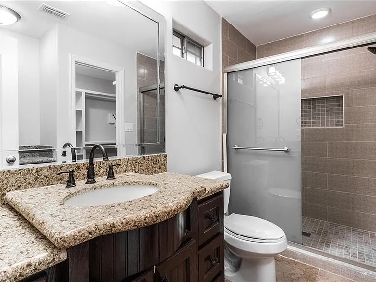 4616 Xanthisma Ave — Photo 3