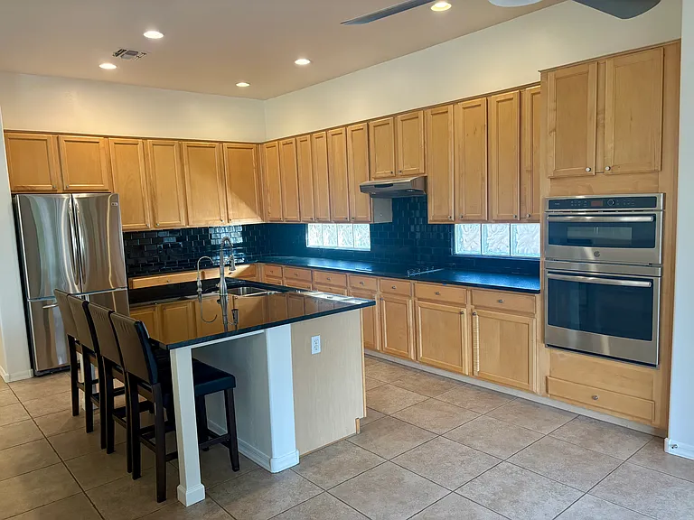 1233 E Kramer Cir — Photo 11