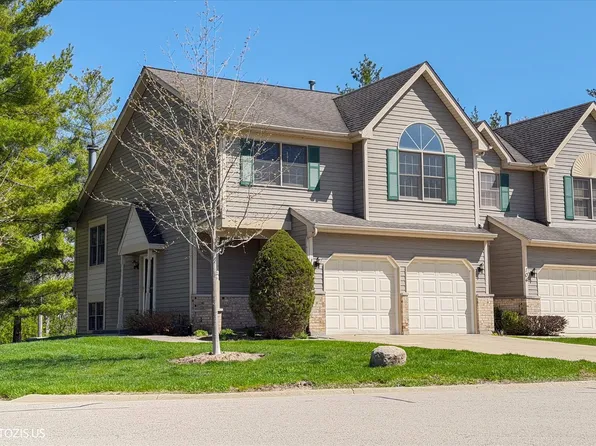 102 River Bluff Ct, Carpentersville, IL 60110