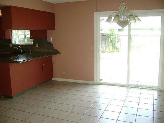 4th image of 277 Riverdale Ave