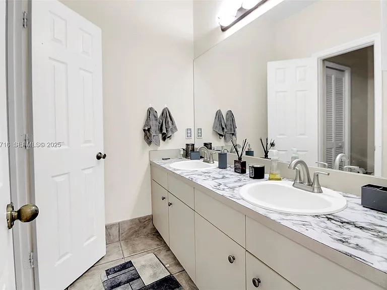 15875 SW 149th Ln — Photo 3