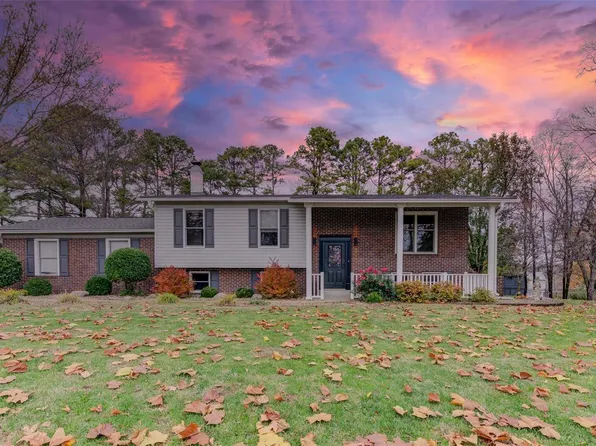807 S Suncrest Dr, Hillsboro, MO 63050