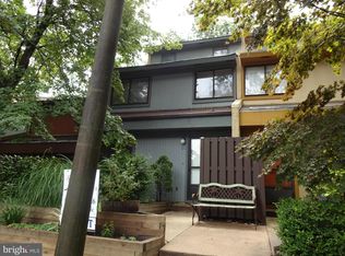 2172 Cartwright Pl, Reston, VA 20191