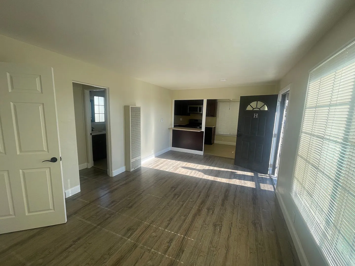 445 - Crescent Center — Photo 4