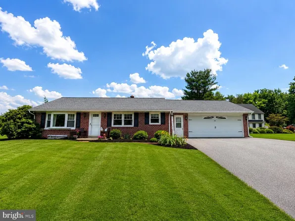 273 W Penn Grant Rd, Willow Street, PA 17584