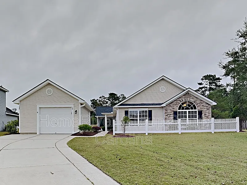 3 bed, 2.0 bath, 1582 sqft, $2,135 — Photo 1