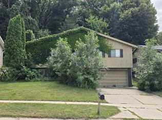 528 19th St NW, Rochester, MN 55901