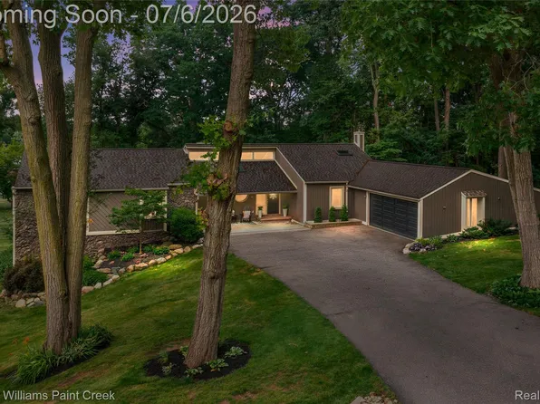 7148 Deerhill Dr, Clarkston, MI 48346