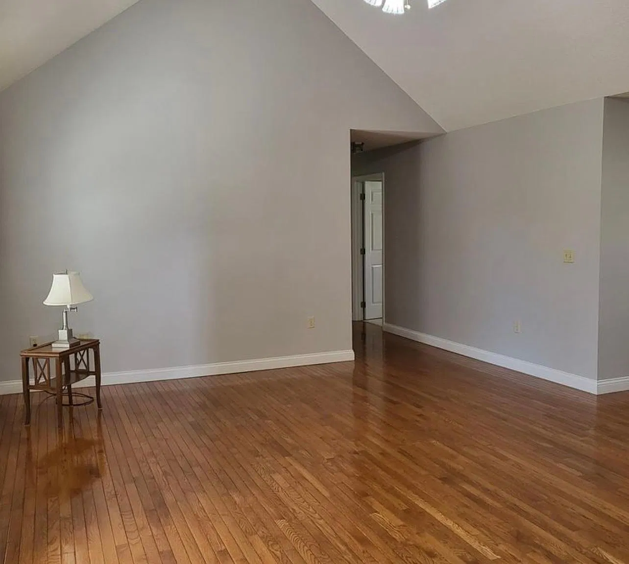 135 Kirkwood Dr — Photo 3