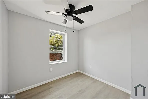 7015 Saybrook Ave — Photo 6