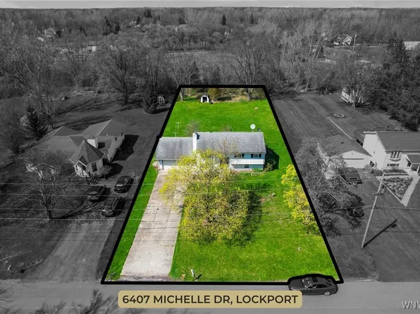 6407 Michelle Dr, Lockport, NY 14094