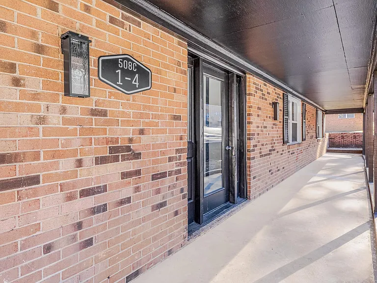 BLU Station Apartments — Photo 8
