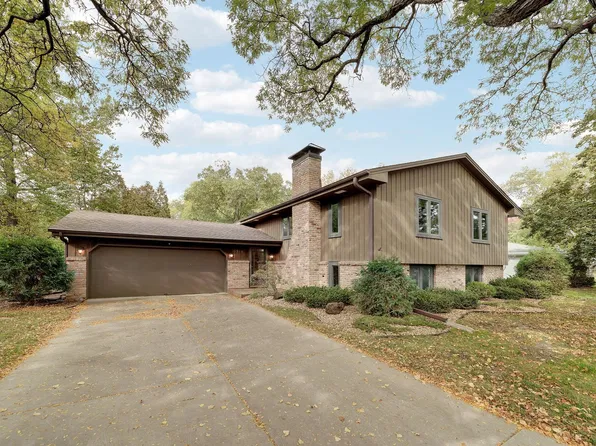 9716 Oxborough Rd, Bloomington, MN 55437