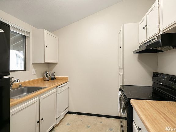 2nd image of 3430 I St NE APT K202