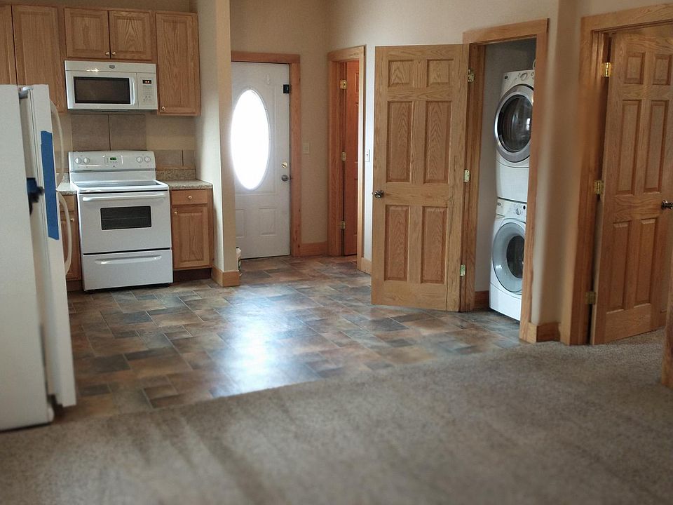 Ground floor entrance.