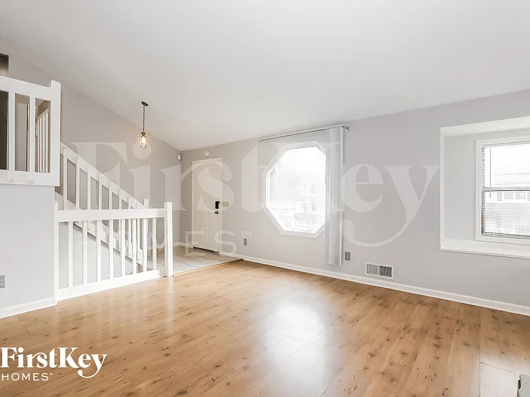 1389 Millstream Trl — Photo 3