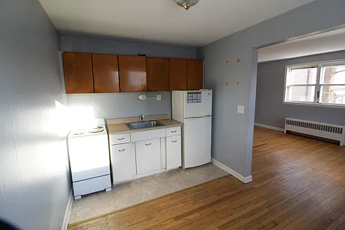 33 Burnside Ave Photo 1