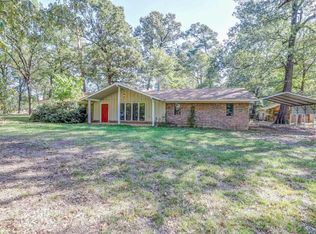 8 Shadow Dr, Texarkana, TX 75501