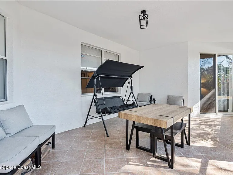 356 Olster St SW — Photo 33